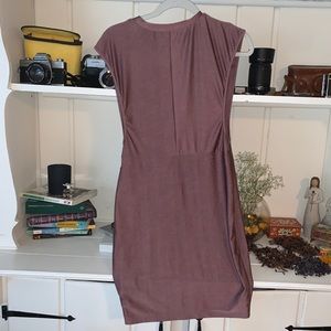 Bodycon dress low cut sleeves